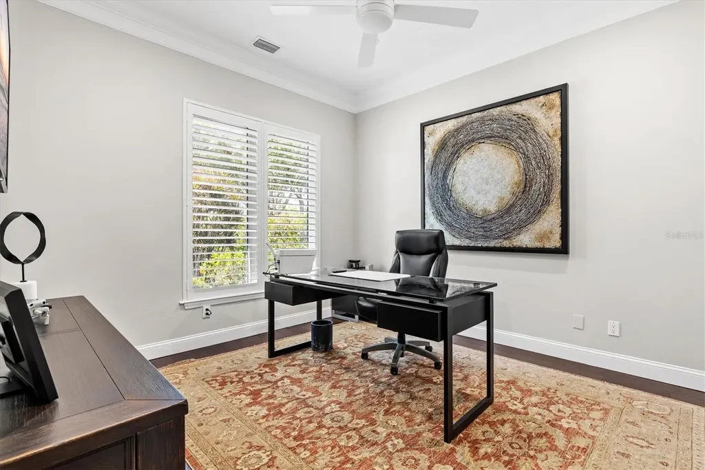 7305 Links Court Sarasota FL 34243