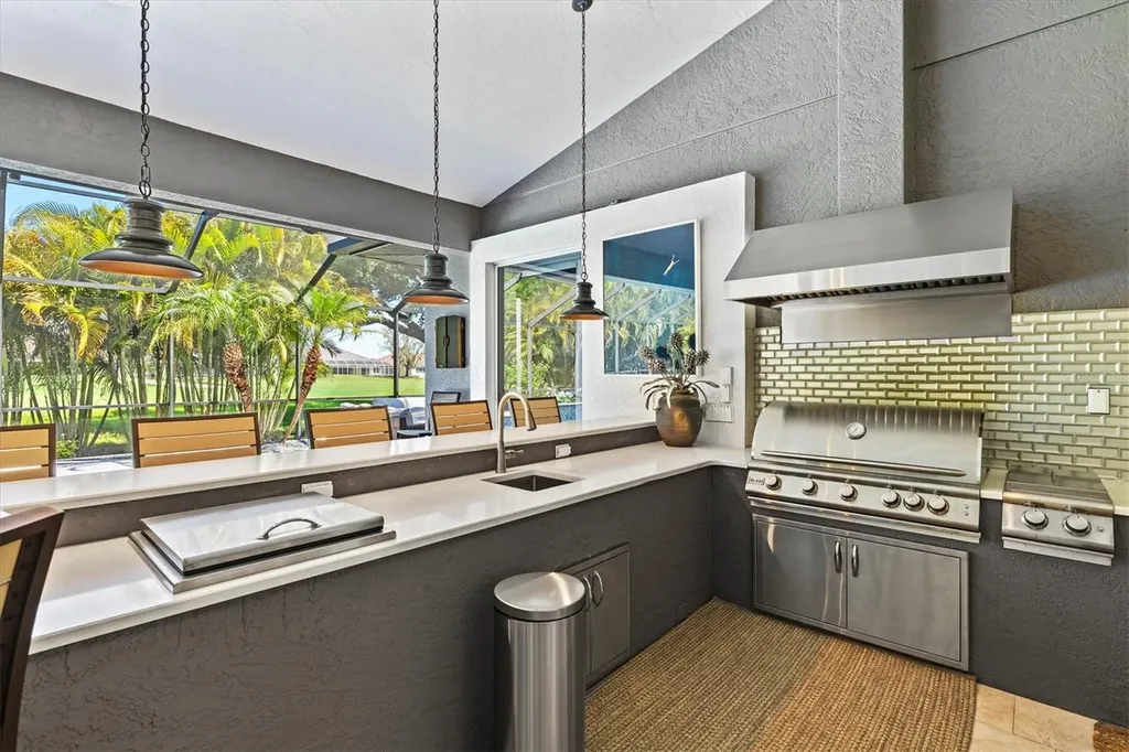 7305 Links Court Sarasota FL 34243