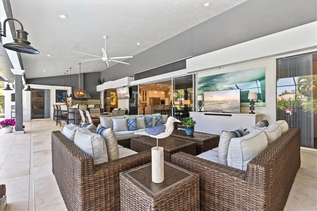 7305 Links Court Sarasota FL 34243