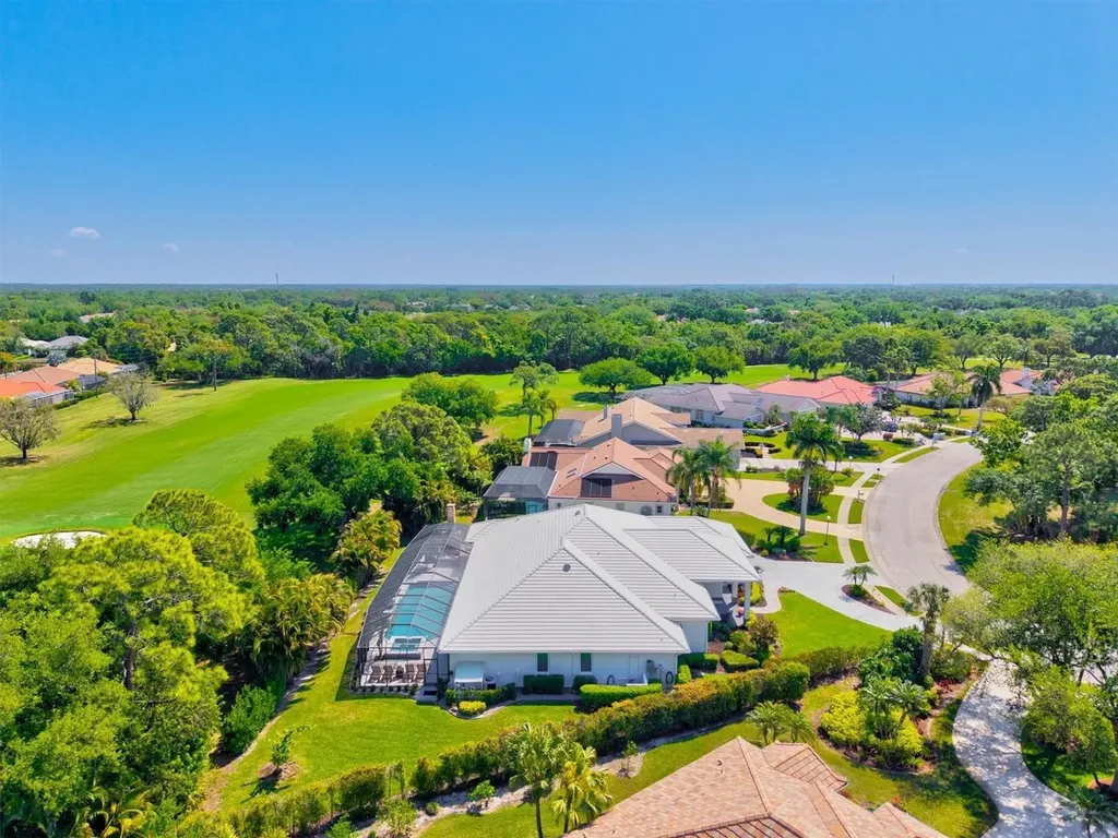 7305 Links Court Sarasota FL 34243