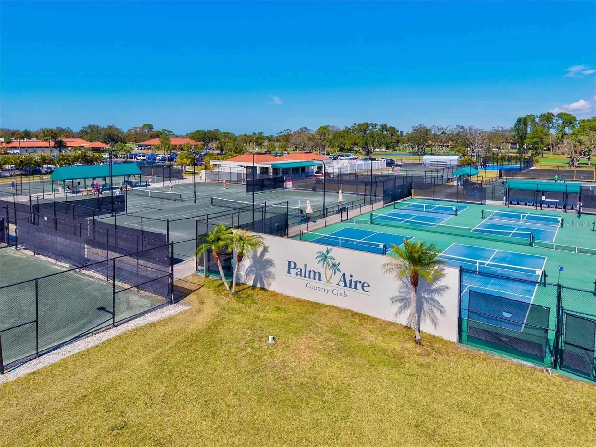 7305 Links Court Sarasota FL 34243