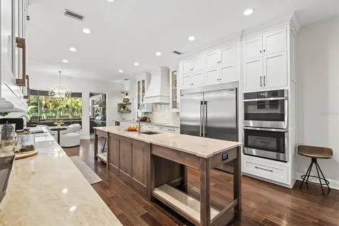 7305 Links Court Sarasota FL 34243