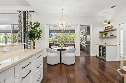 7305 Links Court Sarasota FL 34243