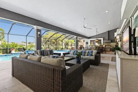7305 Links Court Sarasota FL 34243