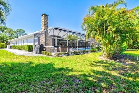 7305 Links Court Sarasota FL 34243