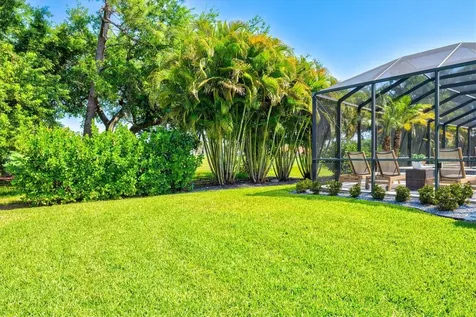 7305 Links Court Sarasota FL 34243