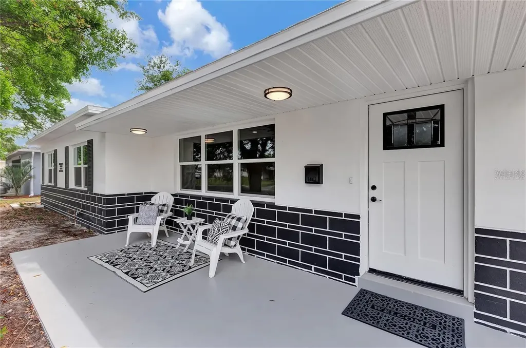 6660 17th Lane N St Petersburg FL 33702