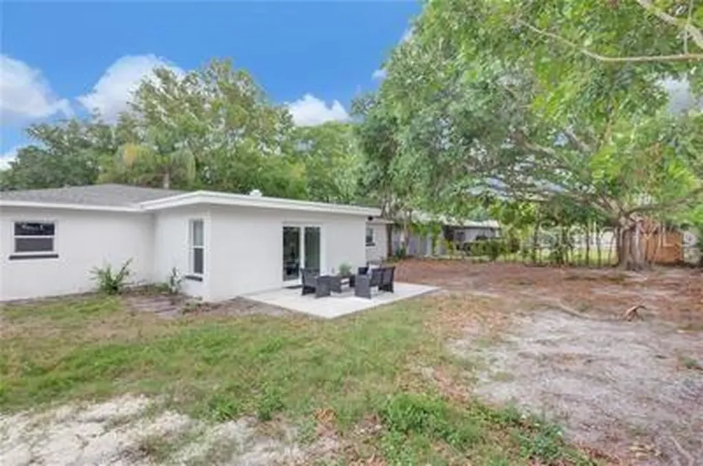 6660 17th Lane N St Petersburg FL 33702