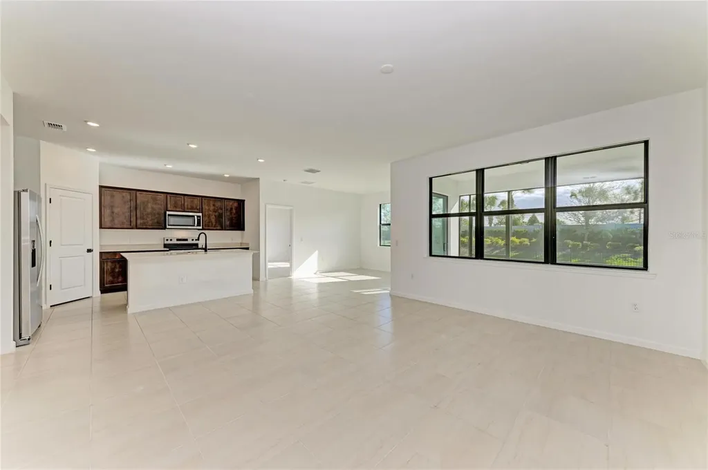 5637 Silverside Pine Court Bradenton FL 34211
