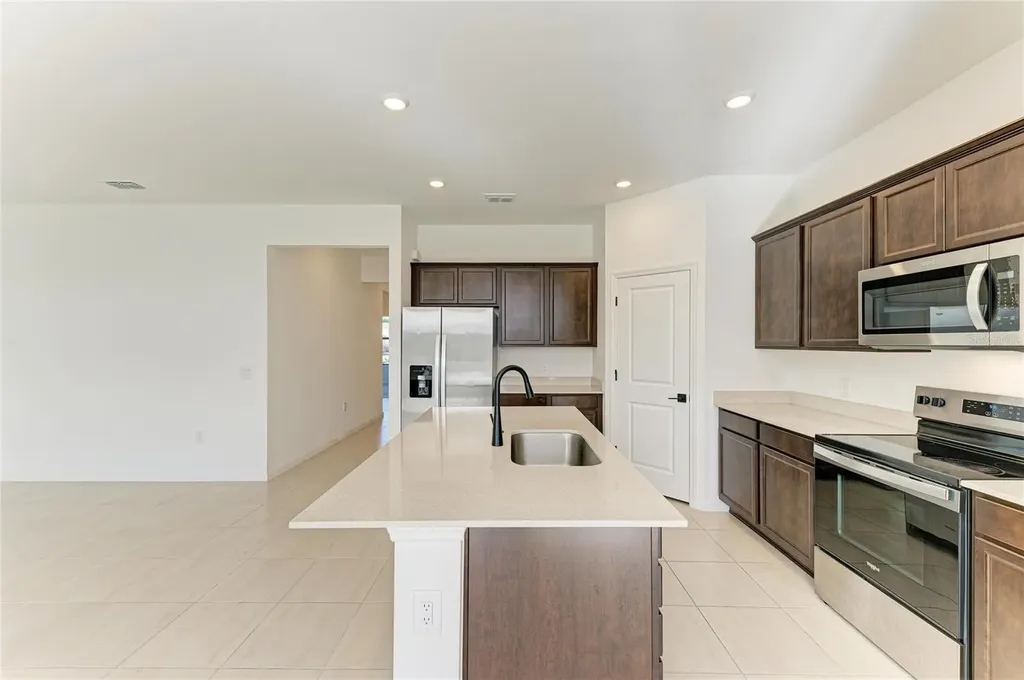 5637 Silverside Pine Court Bradenton FL 34211