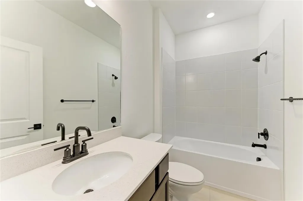 5637 Silverside Pine Court Bradenton FL 34211