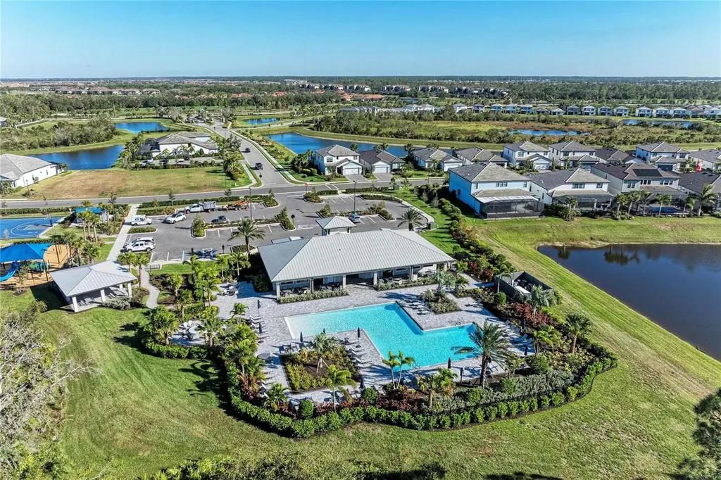 5637 Silverside Pine Court Bradenton FL 34211