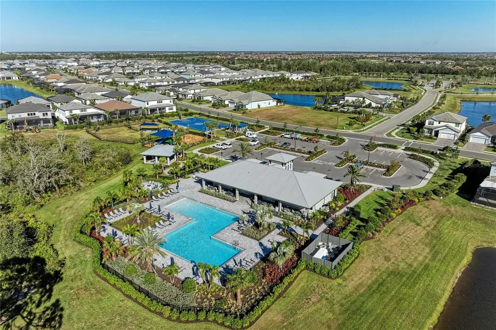 5637 Silverside Pine Court Bradenton FL 34211