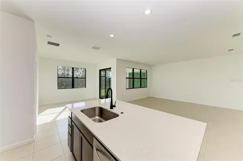 5637 Silverside Pine Court Bradenton FL 34211