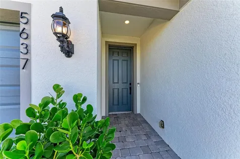 5637 Silverside Pine Court Bradenton FL 34211