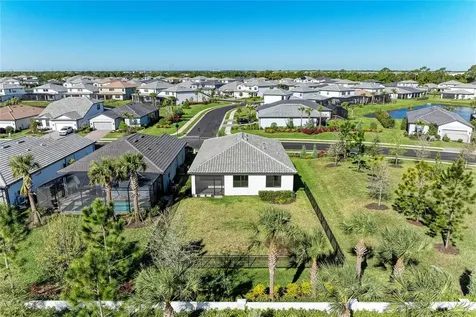 5637 Silverside Pine Court Bradenton FL 34211