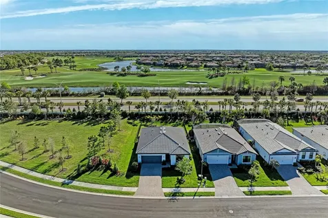 5637 Silverside Pine Court Bradenton FL 34211