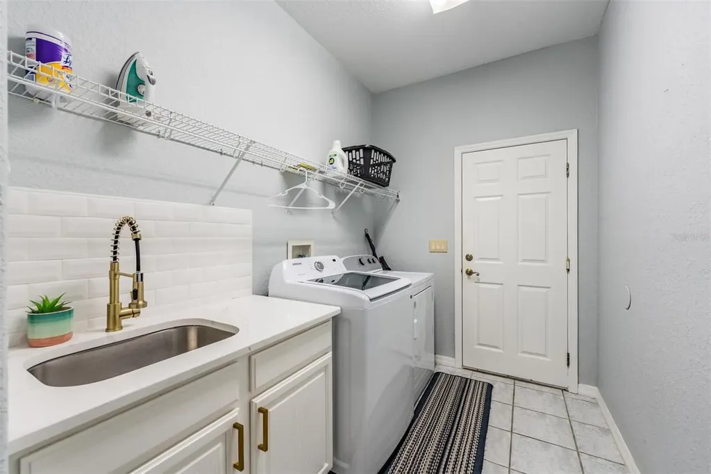 821 Greenview Drive Apollo Beach FL 33572