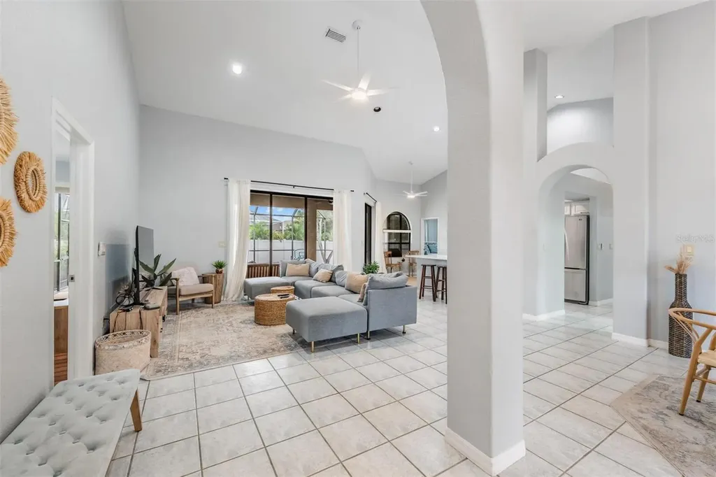821 Greenview Drive Apollo Beach FL 33572