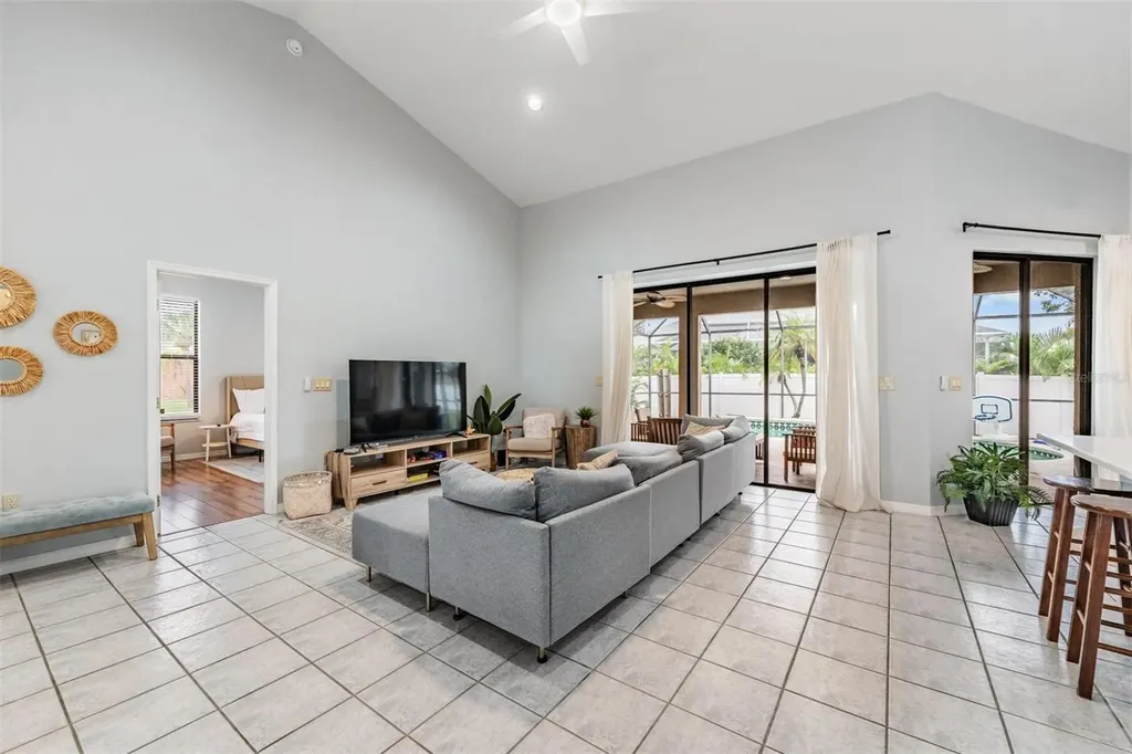 821 Greenview Drive Apollo Beach FL 33572