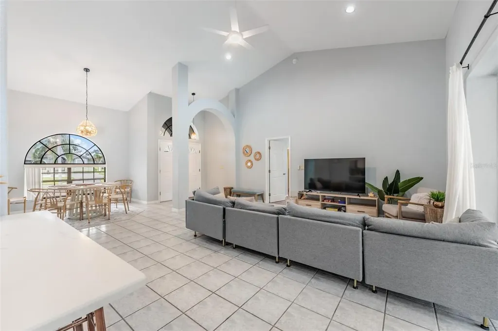 821 Greenview Drive Apollo Beach FL 33572