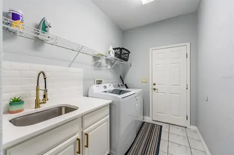 821 Greenview Drive Apollo Beach FL 33572