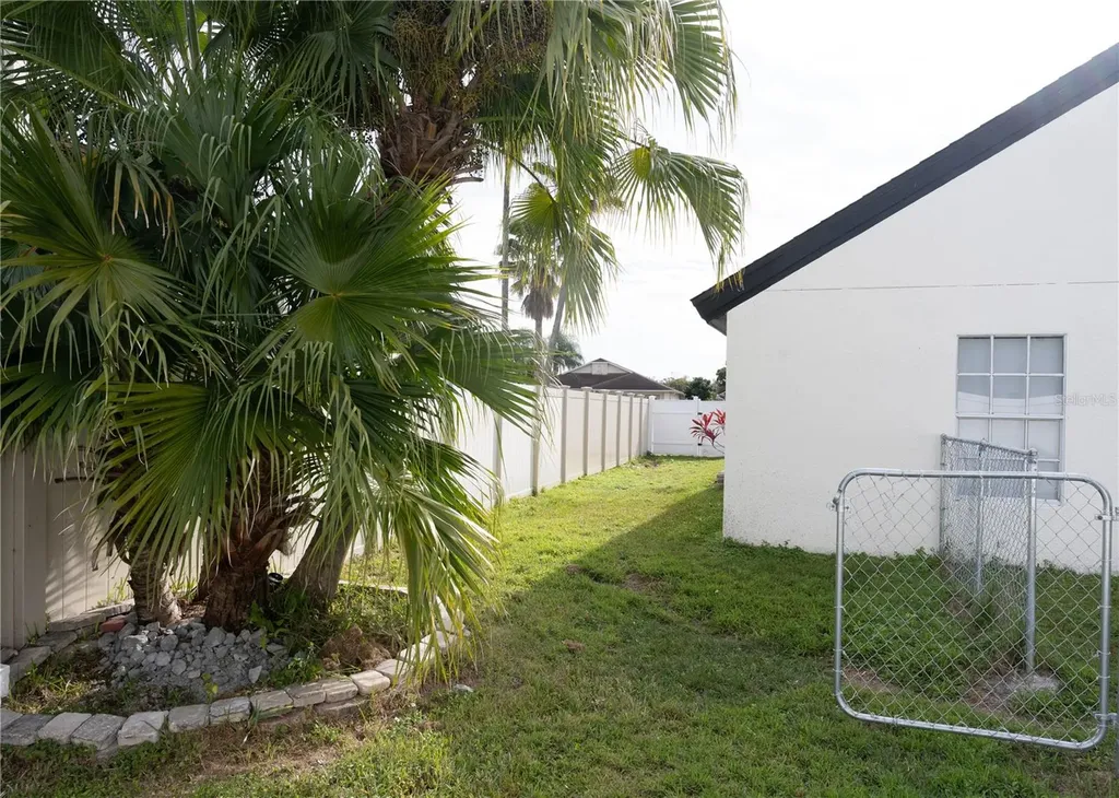 2319 Island Club Way Orlando FL 32822