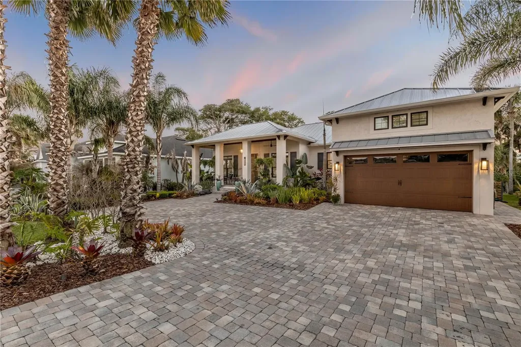 1502 Saxon Drive New Smyrna Beach FL 32169