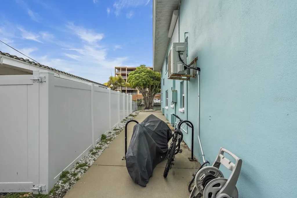 11440 1st Street E Treasure Island FL 33706