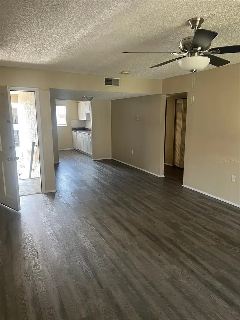 14470 Reuter Strasse Circle Tampa FL 33613