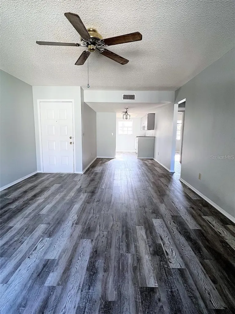 14470 Reuter Strasse Circle Tampa FL 33613