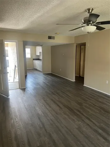 14470 Reuter Strasse Circle Tampa FL 33613