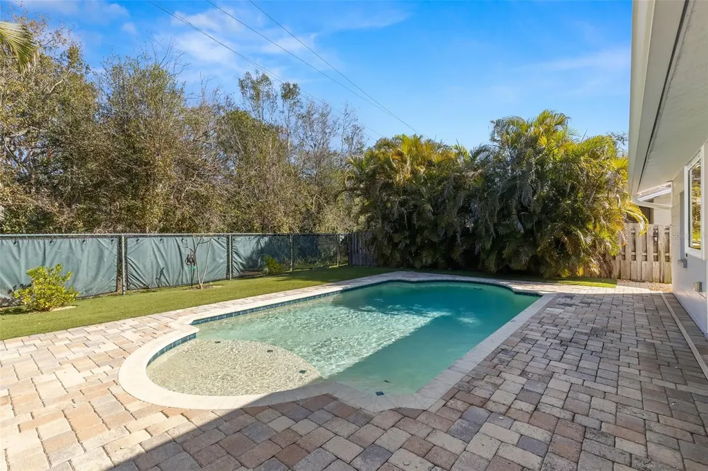 3309 W Napoleon Avenue Tampa FL 33611