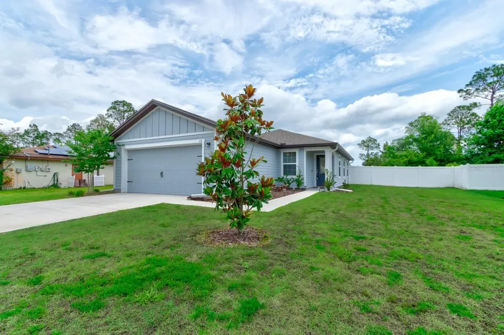 33 Pine Croft Lane Palm Coast FL 32164