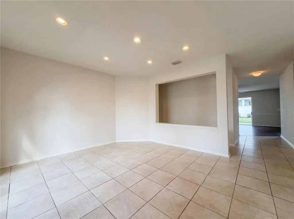 2727 Valencia Grove Drive Valrico FL 33596