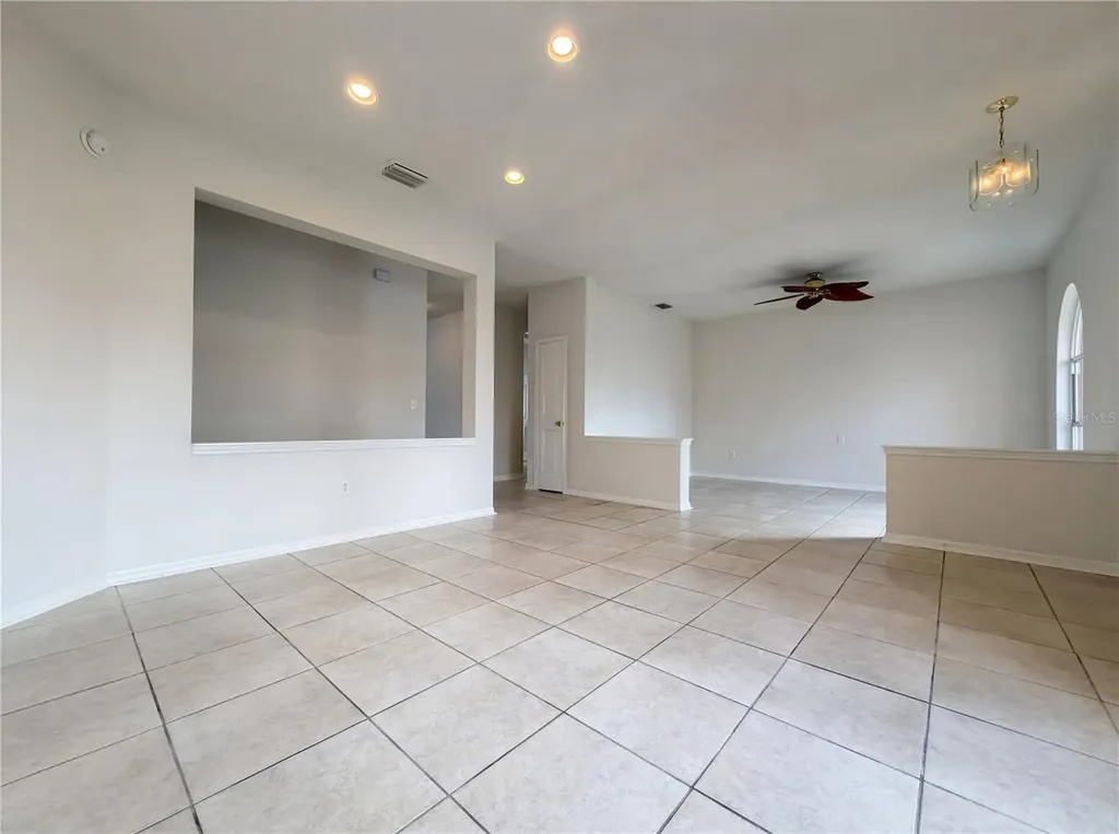 2727 Valencia Grove Drive Valrico FL 33596