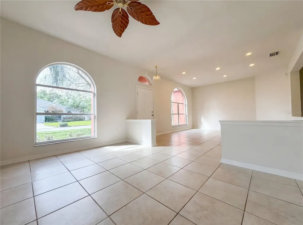 2727 Valencia Grove Drive Valrico FL 33596