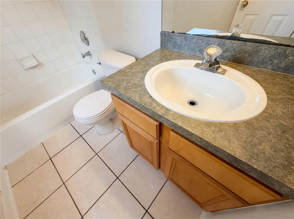 2727 Valencia Grove Drive Valrico FL 33596