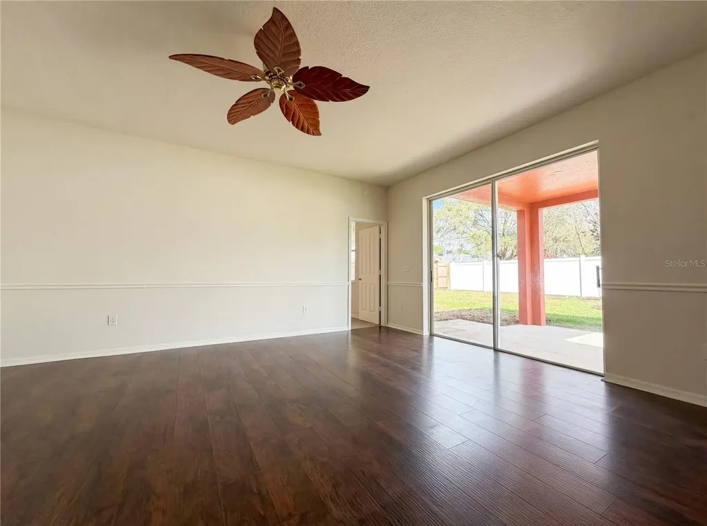 2727 Valencia Grove Drive Valrico FL 33596