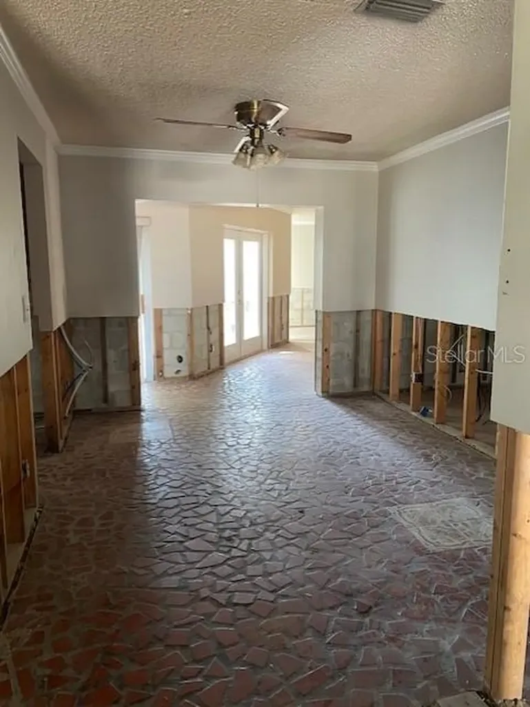 1924 62nd Avenue NE St Petersburg FL 33702