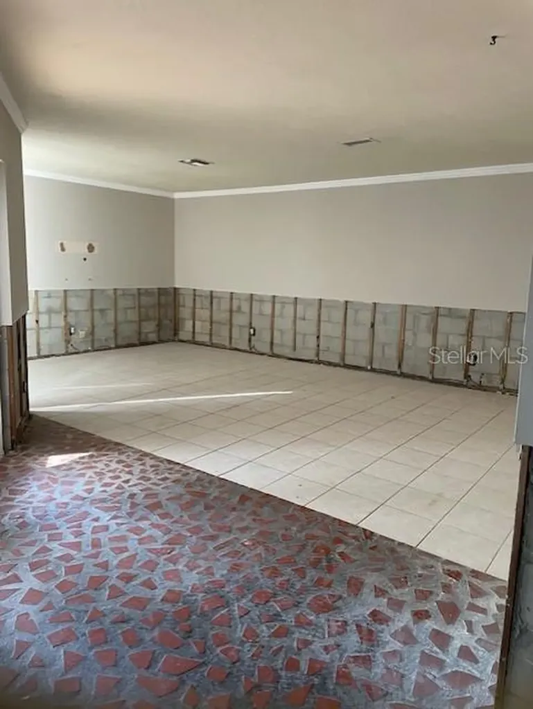 1924 62nd Avenue NE St Petersburg FL 33702