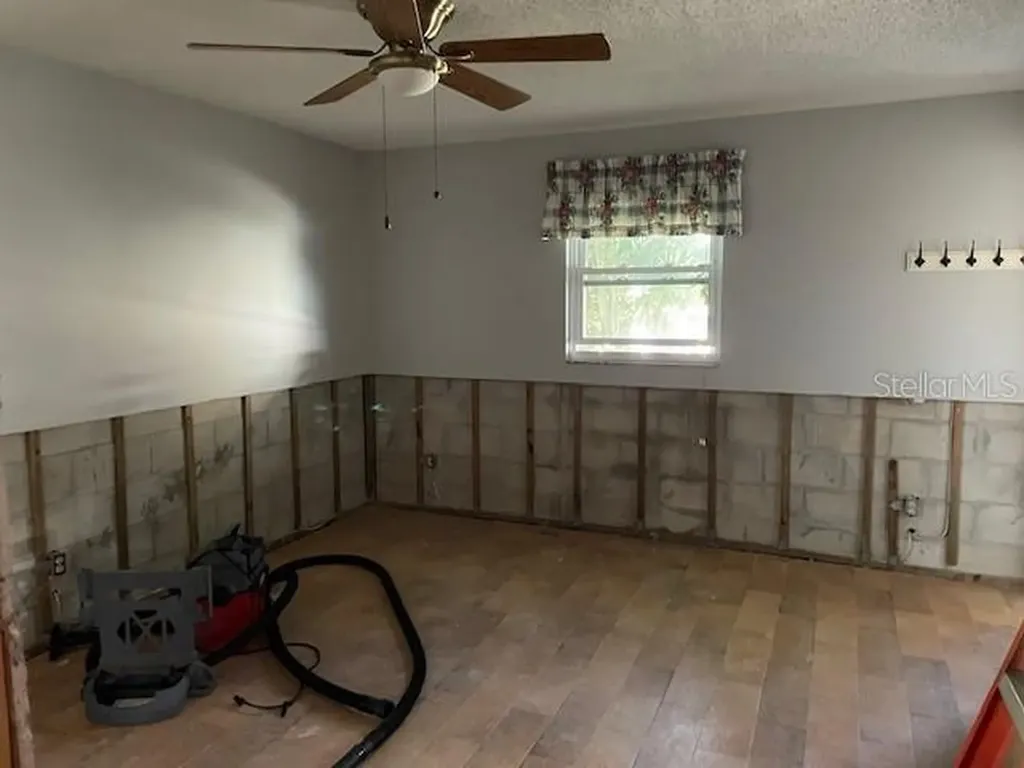 1924 62nd Avenue NE St Petersburg FL 33702