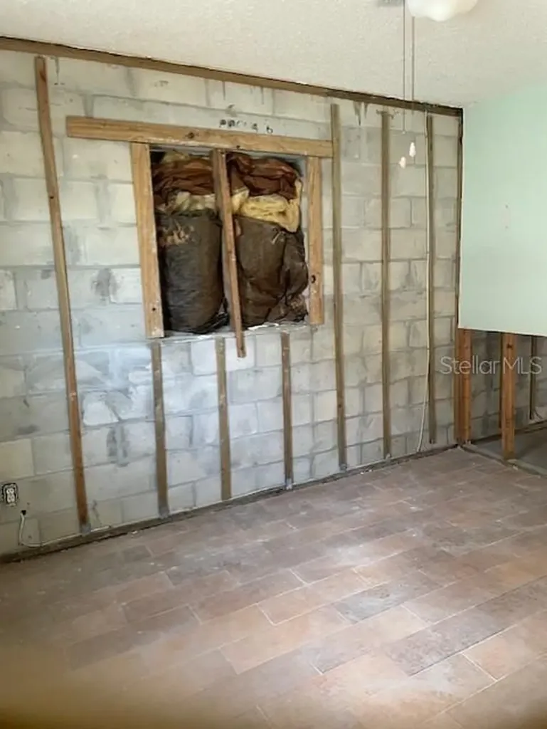 1924 62nd Avenue NE St Petersburg FL 33702