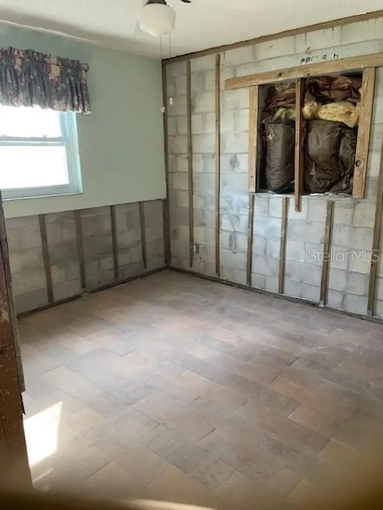 1924 62nd Avenue NE St Petersburg FL 33702