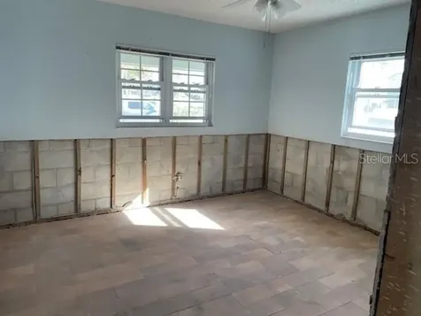 1924 62nd Avenue NE St Petersburg FL 33702