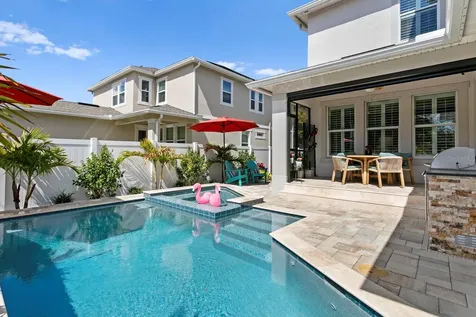 2702 W Cass Street Tampa FL 33609