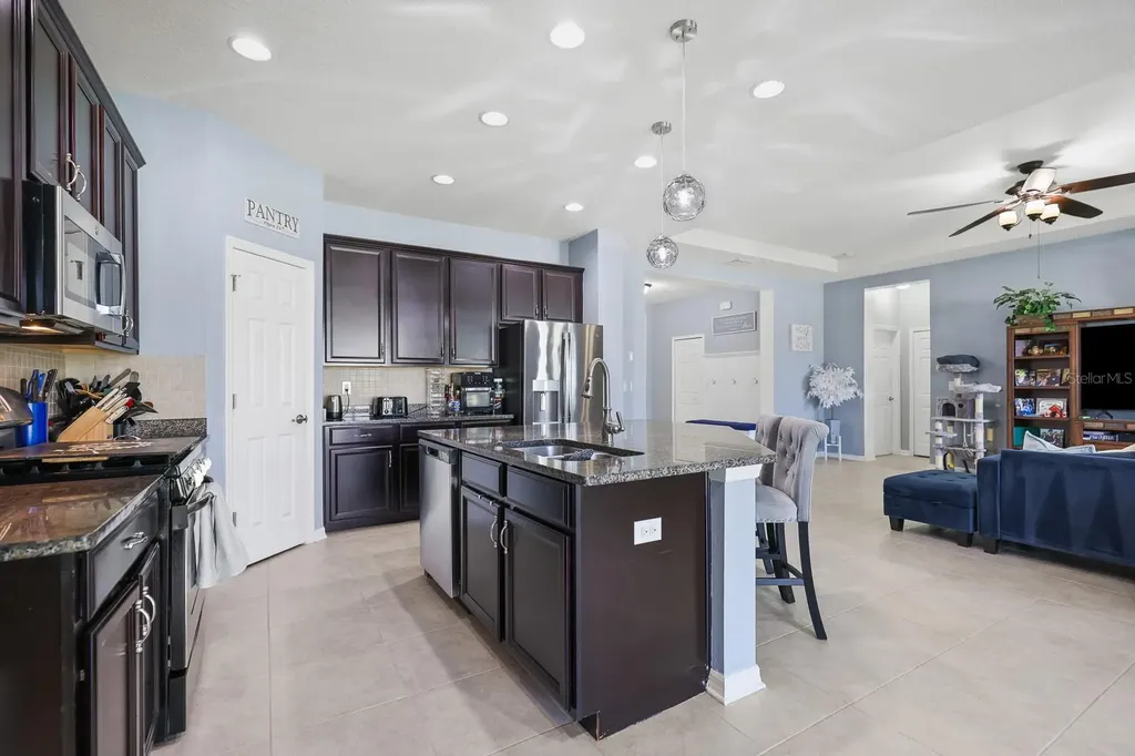 11204 Coventry Grove Circle Lithia FL 33547