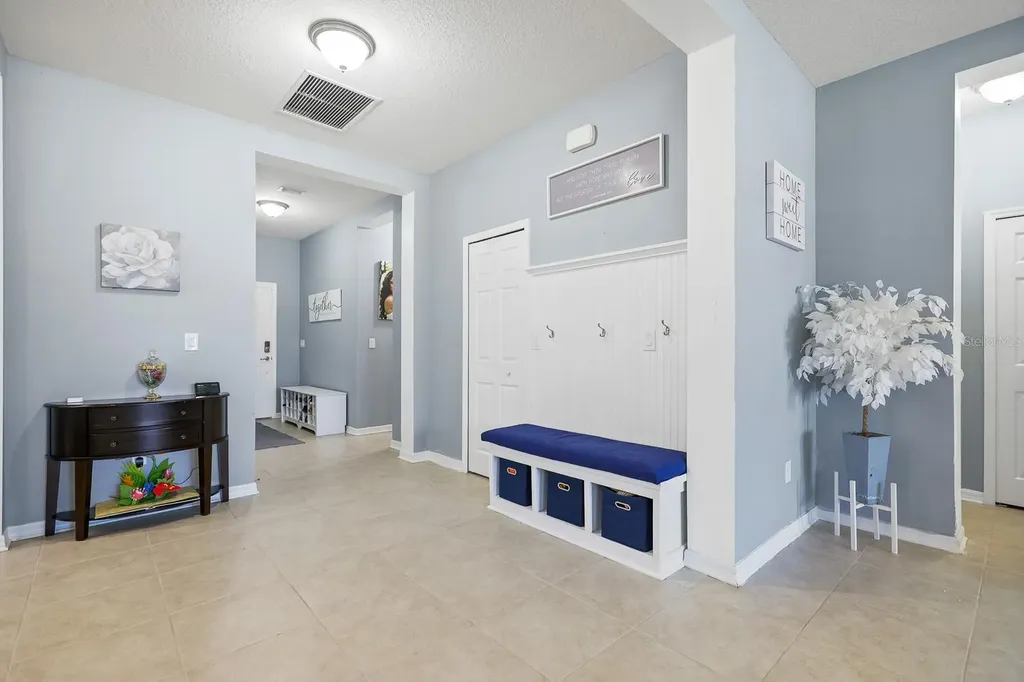 11204 Coventry Grove Circle Lithia FL 33547