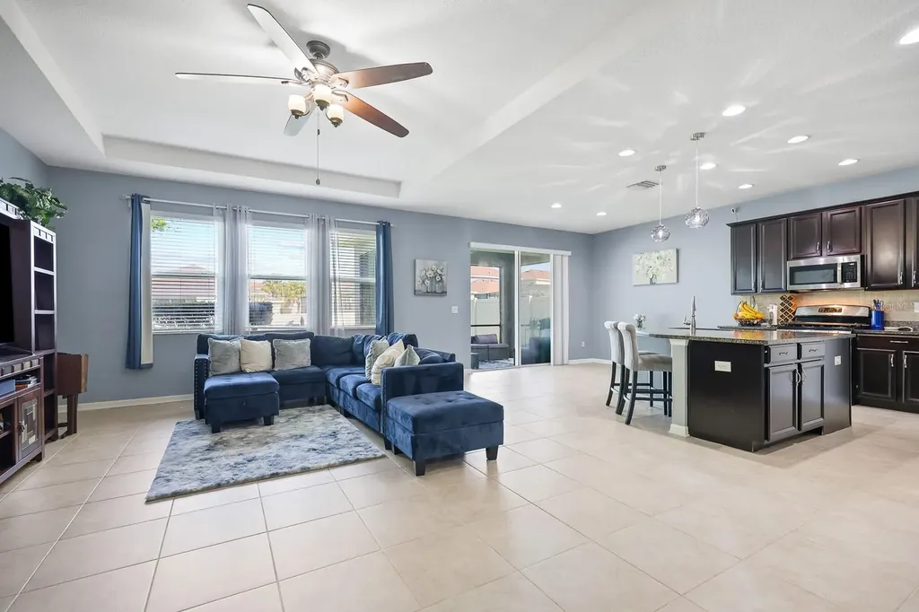 11204 Coventry Grove Circle Lithia FL 33547