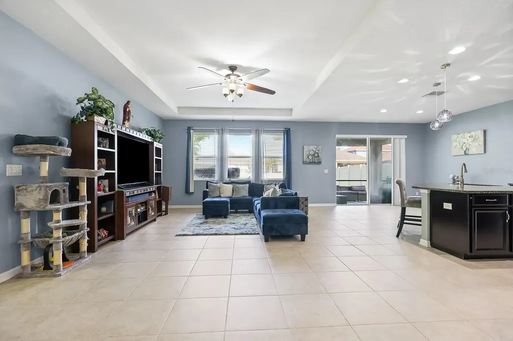 11204 Coventry Grove Circle Lithia FL 33547